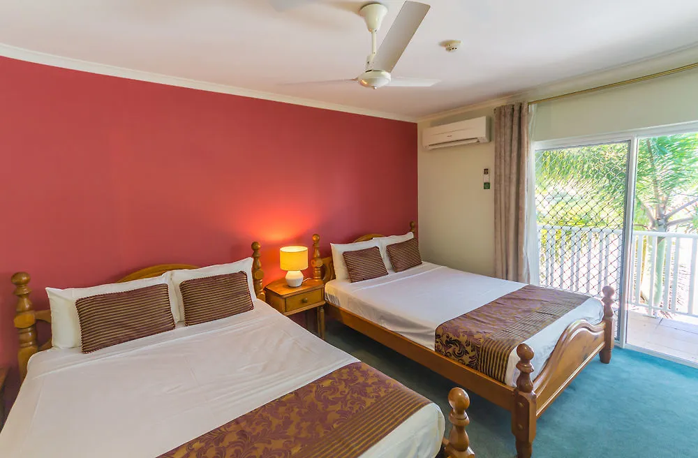 Отель Coral Tree Inn Кэрнс